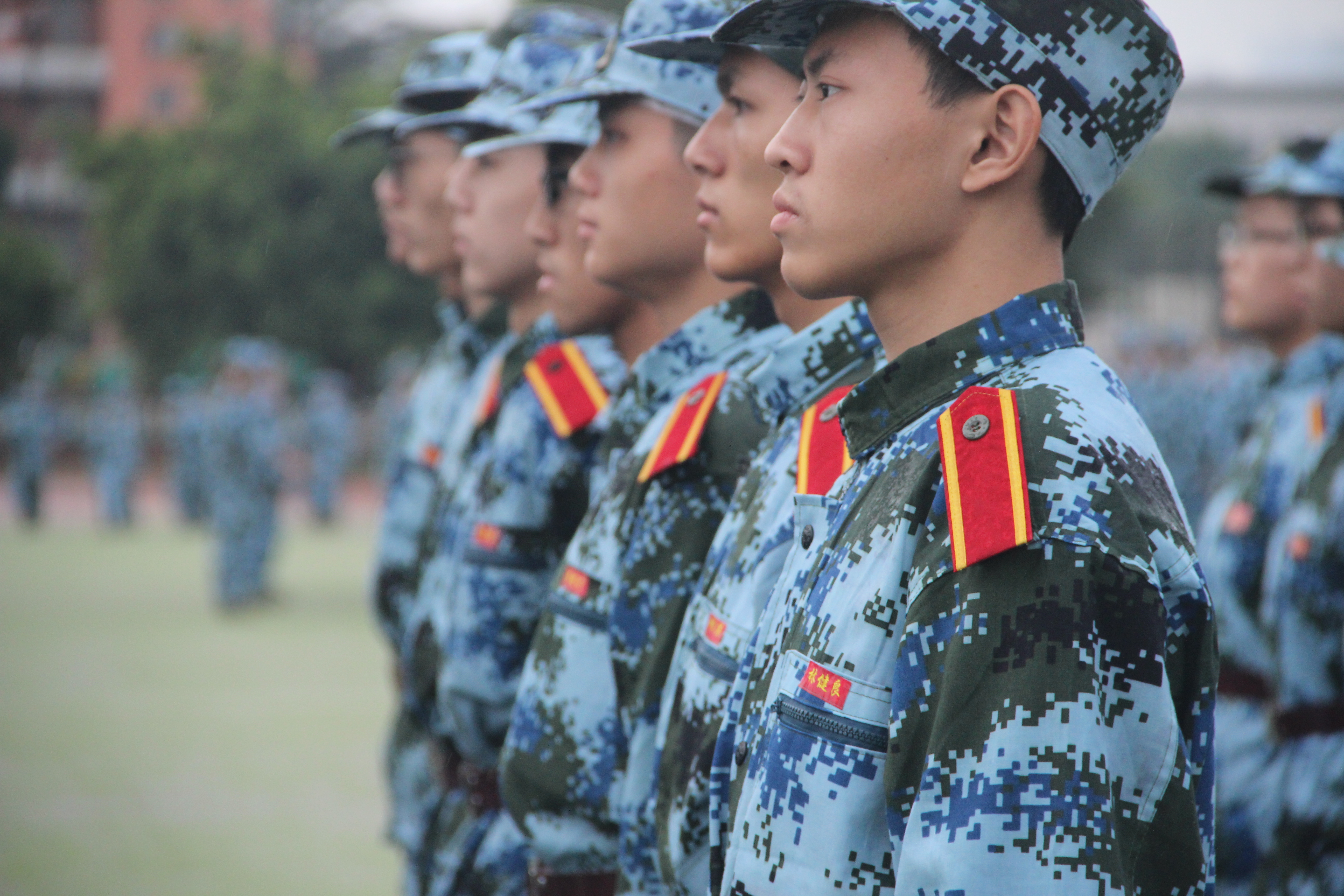 新葡萄娱乐官网版网站：学员戴名牌，作风我先行